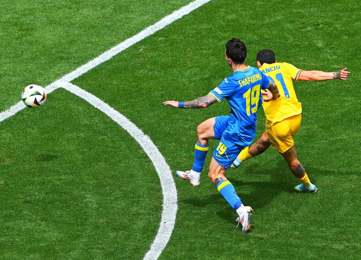 Golul lui Nicolae Stanciu în România - Ucraina, FOTO:  Guliver/GettyImages