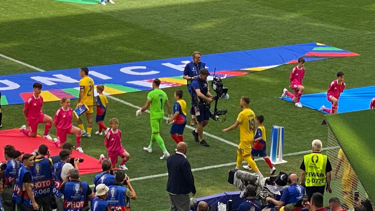 Bucurie ponderată chiar și după 3-0 cu Ucraina: „Am câștigat doar un meci. Suntem una dintre cele mai slab cotate echipe de la acest European”