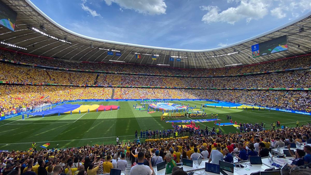 Au plâns ca niște copii! Cadre emoționante la întâlnirea dintre „tricolori” și familiile prezente la Munchen