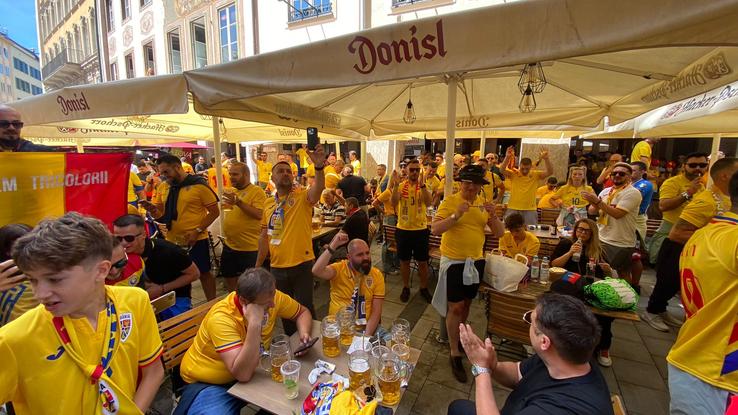 Fanii români înainte de meciul cu Ucraina de la Euro 2024, foto: Andrei Crăițoiu (GSP)