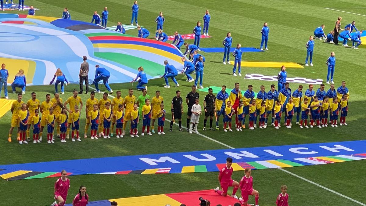 Au plâns ca niște copii! Cadre emoționante la întâlnirea dintre „tricolori” și familiile prezente la Munchen