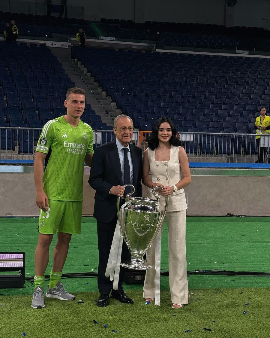 Anastasia Lunin, soția lui Andrei Lunin / Foto: Instagram Luptă aprinsă în tribune la debutul de la Euro! Cum arată iubitele jucătorilor ucraineni
