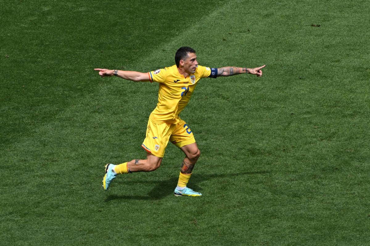 Golul lui Nicolae Stanciu în România - Ucraina, FOTO:  Guliver/GettyImages