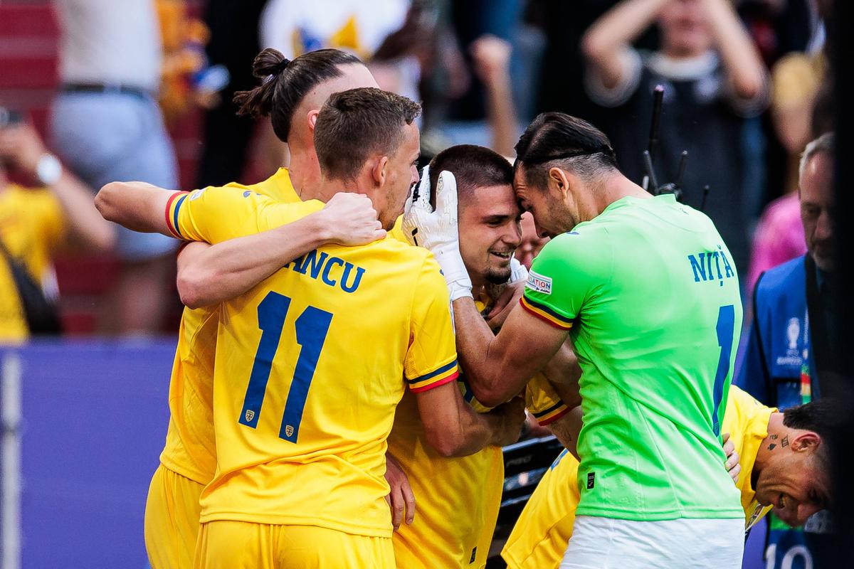 Bucurie ponderată chiar și după 3-0 cu Ucraina: „Am câștigat doar un meci. Suntem una dintre cele mai slab cotate echipe de la acest European”