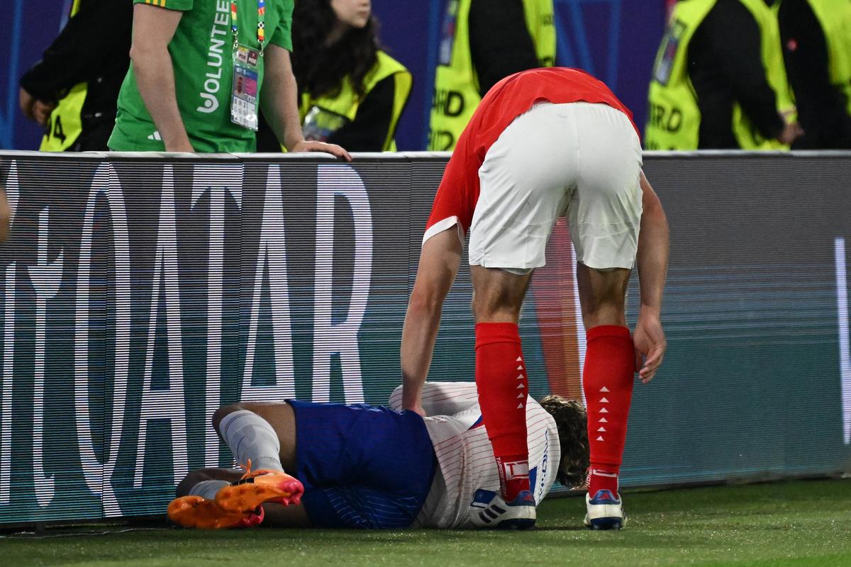 Franța, victorie chinuită și cu mult sânge în primul meci la EURO 2024 » Mbappe a ratat din toate pozițiile și a ieșit cu nasul spart de pe teren! Adieu, Germania?