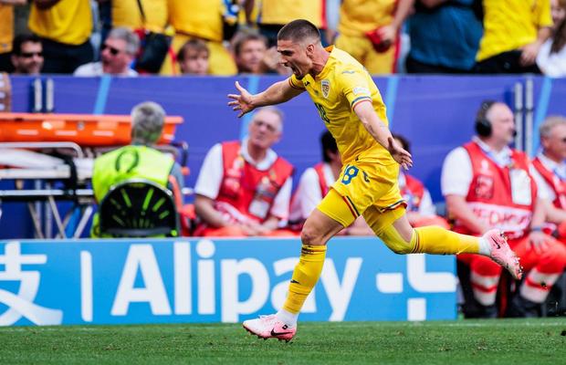 Lunin a fost cu românii! Portarul Ucrainei s-a păcălit la golul de 2-0 al lui Răzvan Marin