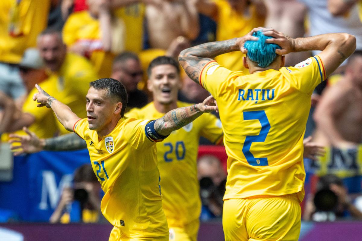 Bucurie ponderată chiar și după 3-0 cu Ucraina: „Am câștigat doar un meci. Suntem una dintre cele mai slab cotate echipe de la acest European”
