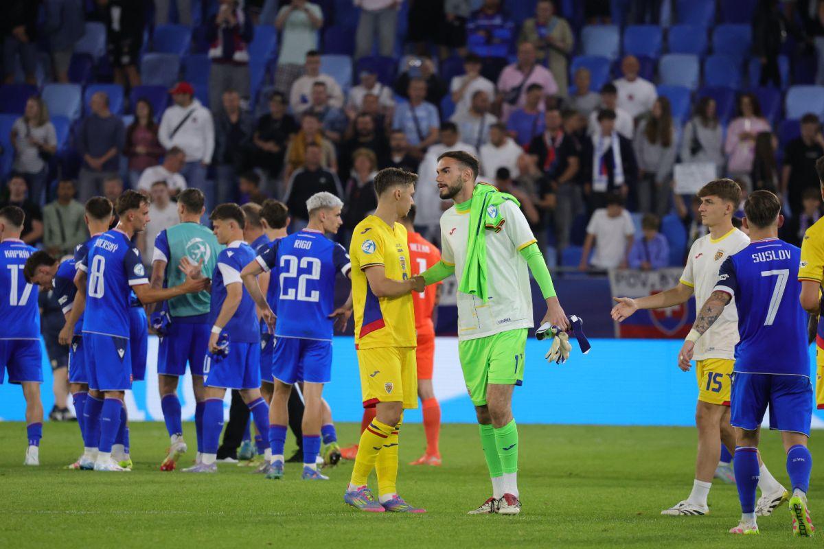 Ce s-a întâmplat pe gazon, după România U21 - Slovacia U21: fanii au scandat alături de ultrași