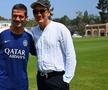 Cristi Chivu și actorul Clive Owen, discutând în cantonamentul lui Inter din Los Angeles / Foto: inter.it