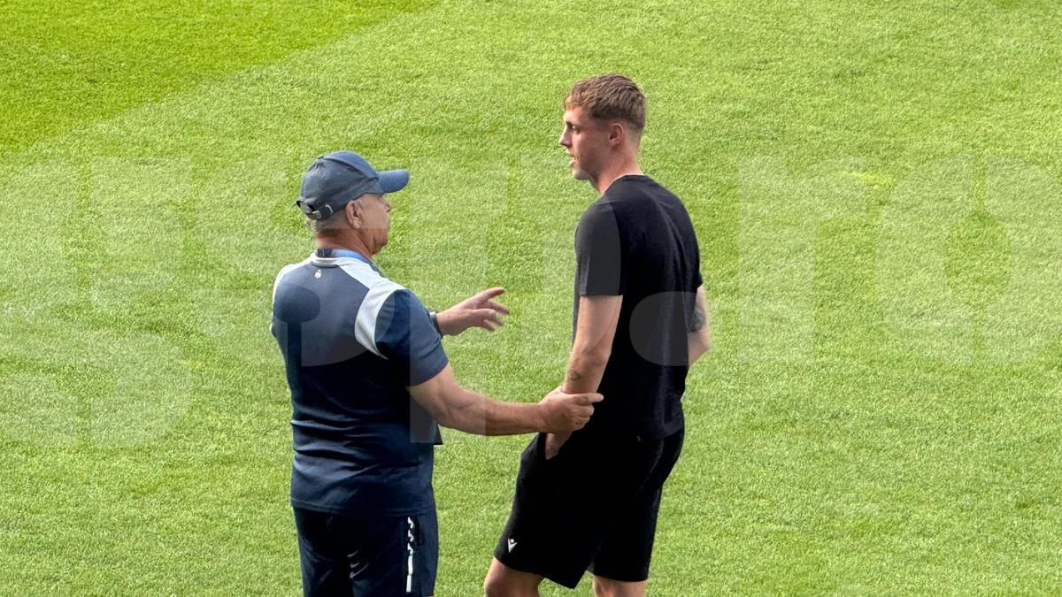 Chemat la raport! Marea țeapă a lui Șucu, printre „tricolorii” U21, înainte de România - Slovacia: scena surprinsă în stadion