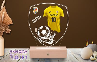Fă-i o surpriză unică unui fan: Lampă LED 3D cu tricoul echipei favorite, personalizată cu nume și număr