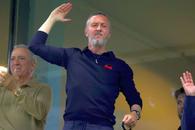 Mihai Stoica s-a „răcorit” în direct: „Să fie un eşec total şi să dea faliment toţi!”