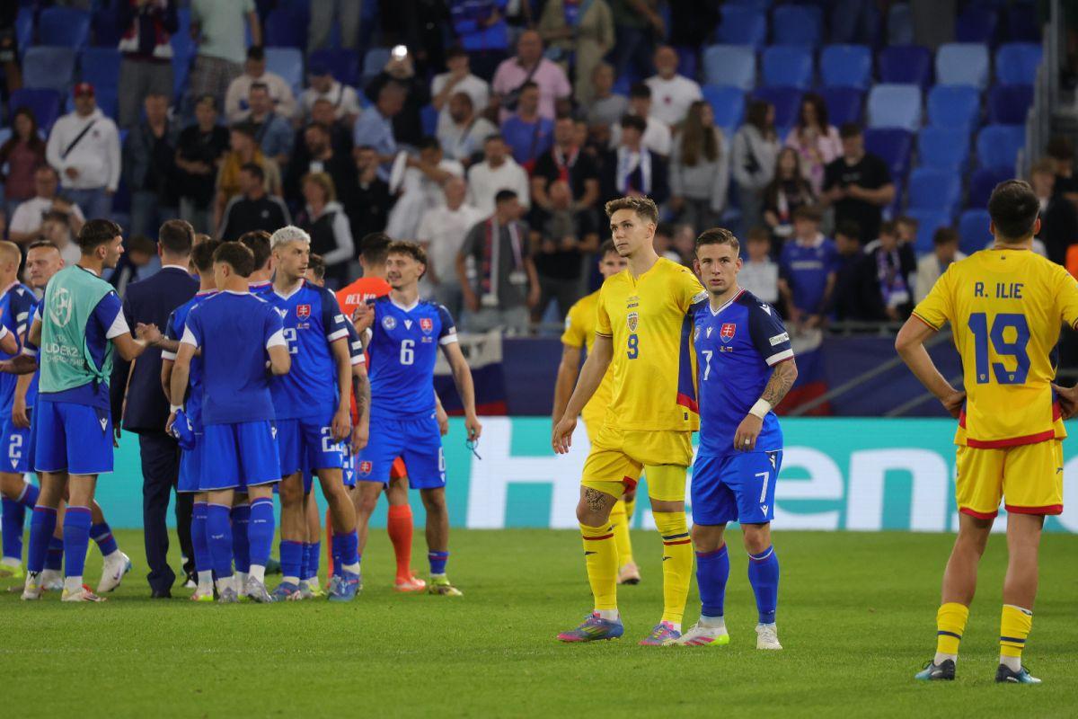 Ce s-a întâmplat pe gazon, după România U21 - Slovacia U21: fanii au scandat alături de ultrași
