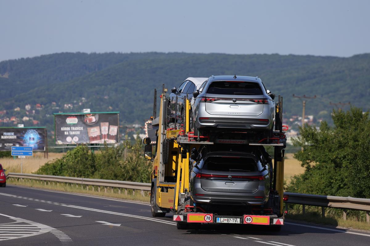 GSP a ajuns în „epicentrul” industriei puse la pământ de Donald Trump în Slovacia