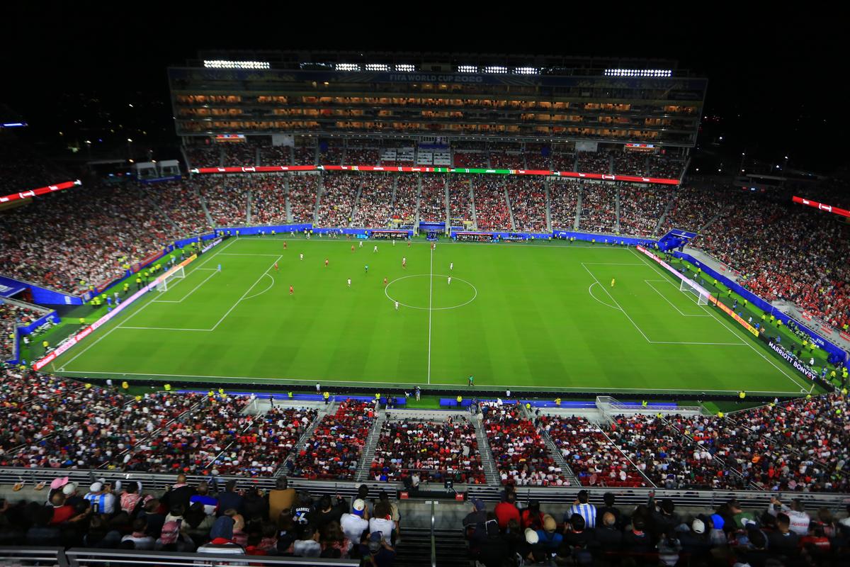 WOW! Stadionul unde România ar fi urmat să joace peste 3 zile nu seamănă cu nimic din ce am mai văzut: imagini incredibile