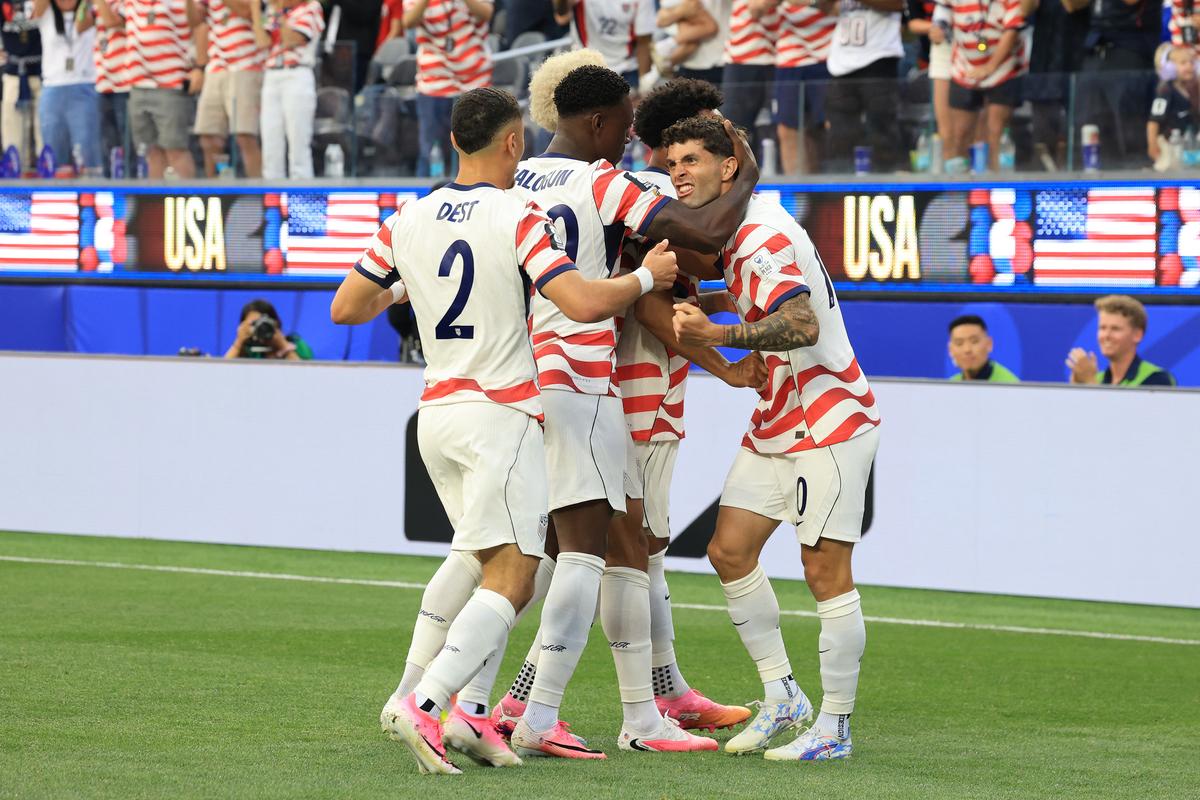 Imagini de la SUA - Paraguay 4-1