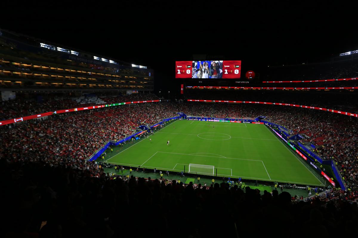 WOW! Stadionul unde România ar fi urmat să joace peste 3 zile nu seamănă cu nimic din ce am mai văzut: imagini incredibile