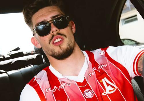 Suporterii nu vor să accepte noua siglă a lui Dinamo