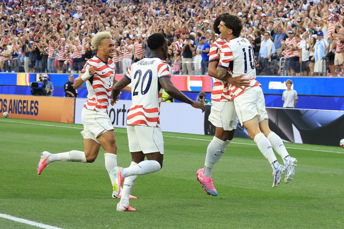 Imagini de la SUA - Paraguay 4-1