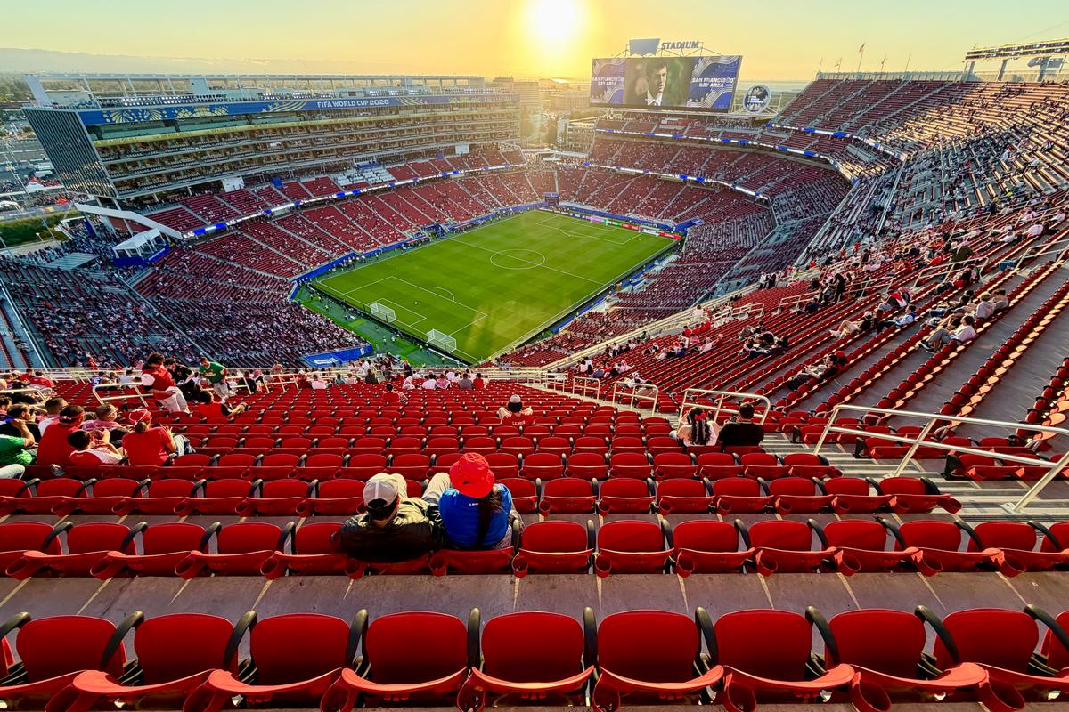 Patronul din Superliga, reperat pe stadionul din San Francisco: „Mănânc fotbal pe pâine! Poate găsim un investitor”