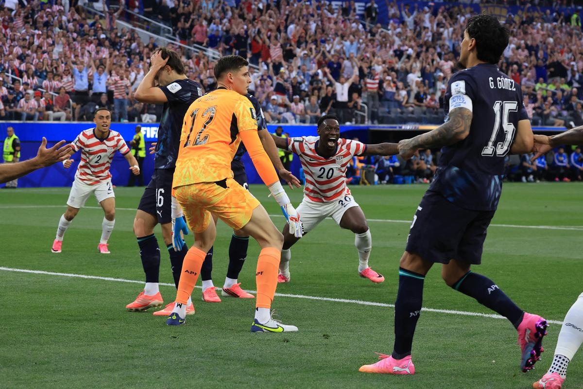 Imagini de la SUA - Paraguay 4-1