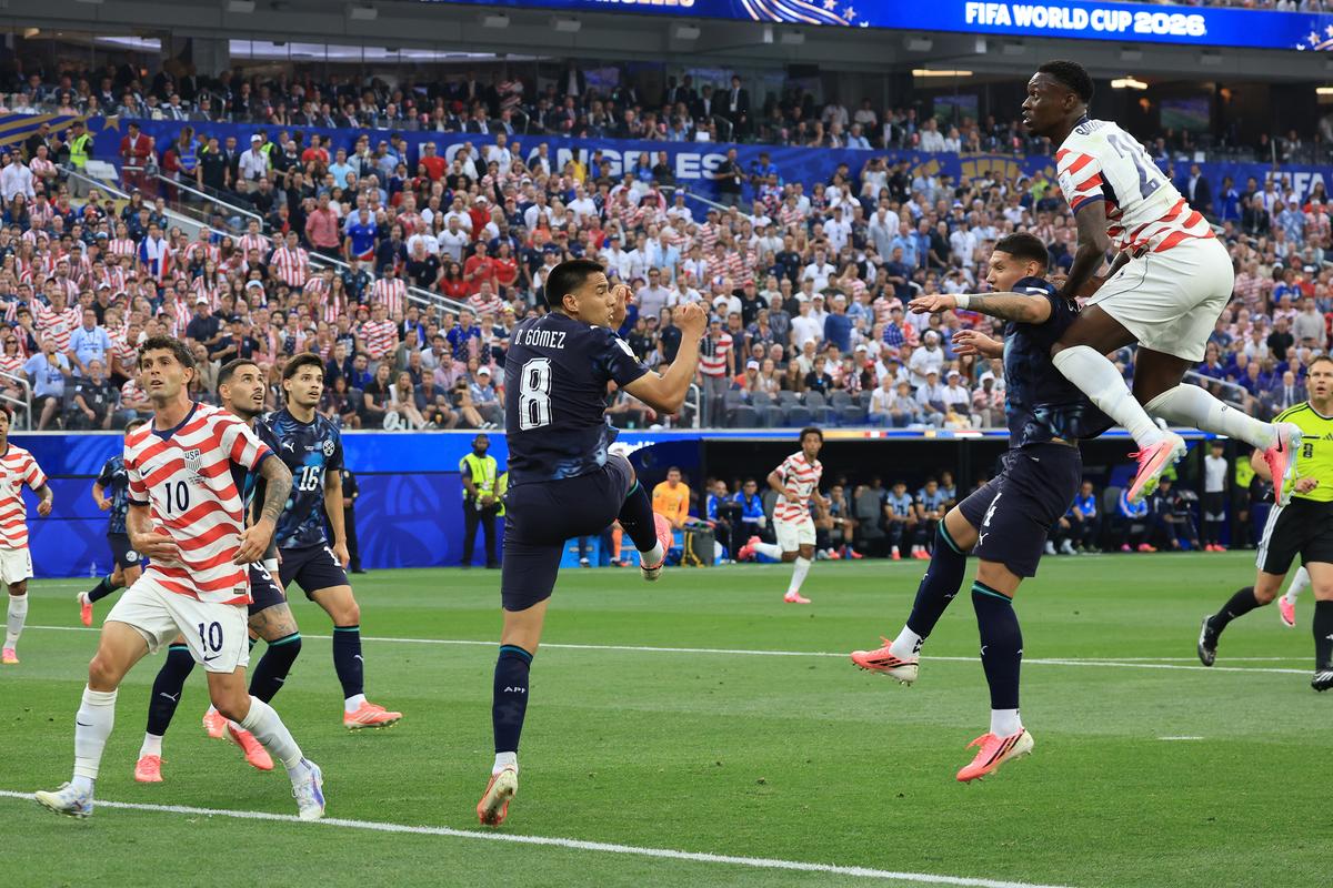 Imagini de la SUA - Paraguay 4-1