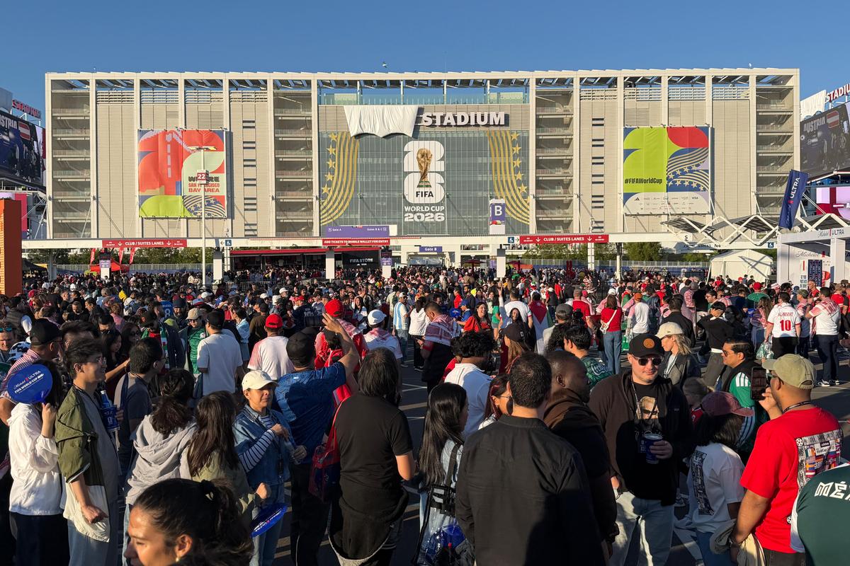 Patronul din Superliga, reperat pe stadionul din San Francisco: „Mănânc fotbal pe pâine! Poate găsim un investitor”