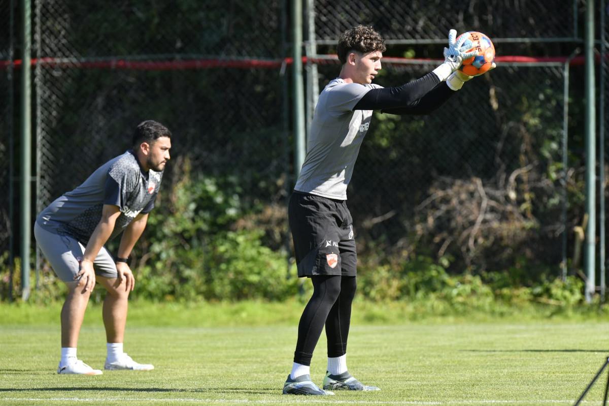 Nuno Campos va lua decizia: „Nu vor merge în cantonament” » 29 de jucători sub comanda noului antrenor al lui Dinamo