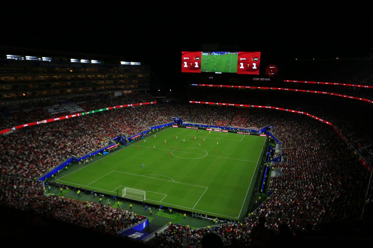 WOW! Stadionul unde România ar fi urmat să joace peste 3 zile nu seamănă cu nimic din ce am mai văzut: imagini incredibile