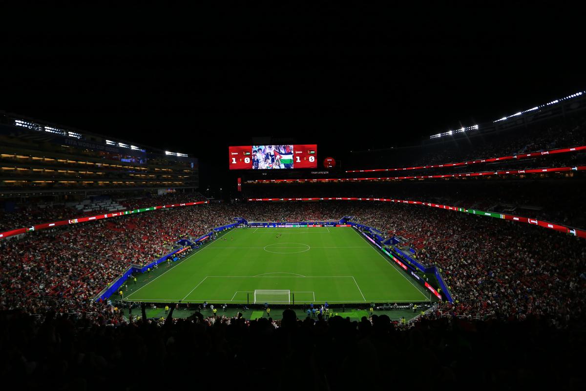 WOW! Stadionul unde România ar fi urmat să joace peste 3 zile nu seamănă cu nimic din ce am mai văzut: imagini incredibile