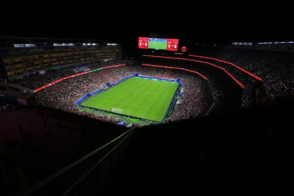 WOW! Stadionul unde România ar fi urmat să joace peste 3 zile nu seamănă cu nimic din ce am mai văzut: imagini incredibile