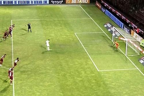 Vassaras a lămurit faza de la penatly-ul apărat de Bălgrădean în CFR - Rapid 1-0/ foto captură Prima Sport 1