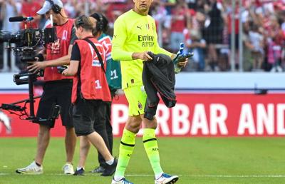 Tătărușanu a fost titular în victoria lui AC Milan cu Koln + Un alt român a intrat pe parcurs