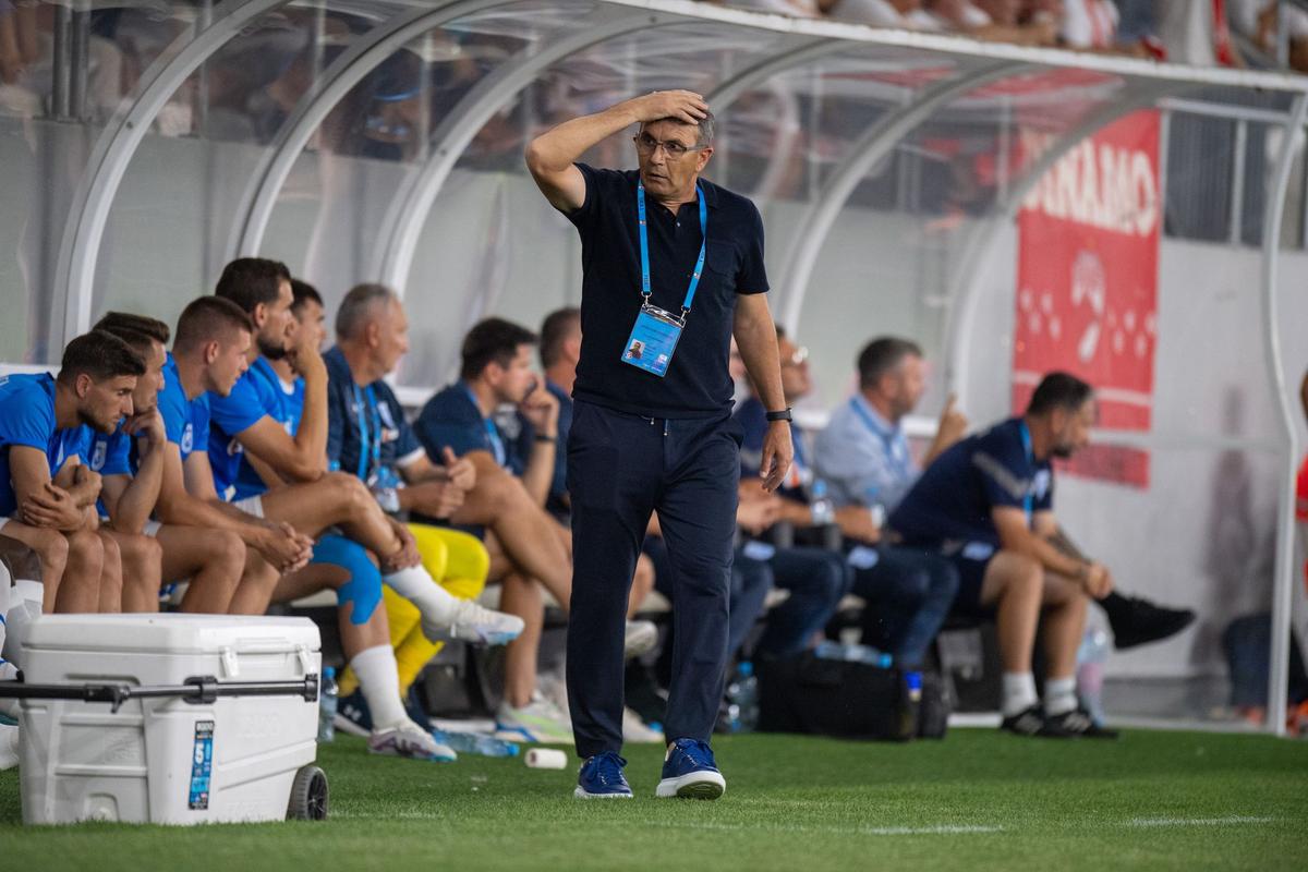 Fotbalistul-ultras » A jucat la Dinamo sezonul trecut, acum a încurajat echipa din Peluza Sud, la meciul cu Craiova