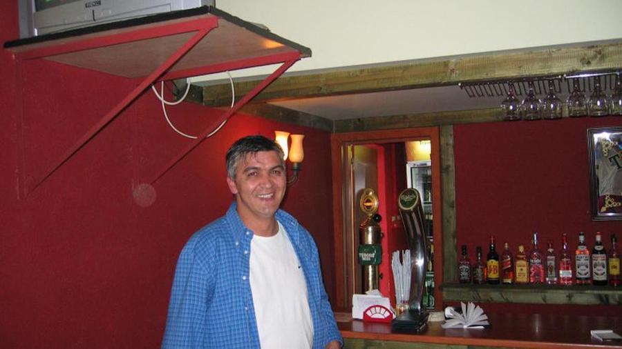 Iulian Chiriță, pe vremea când era patron de restaurant Coleg cu Hagi la Mondialul din 94, doi ani de coșmar în închisoare: „Eram în duș, am auzit un urlet. M-am uitat în stânga, era o baltă de sânge. Am fugit dezbrăcat”