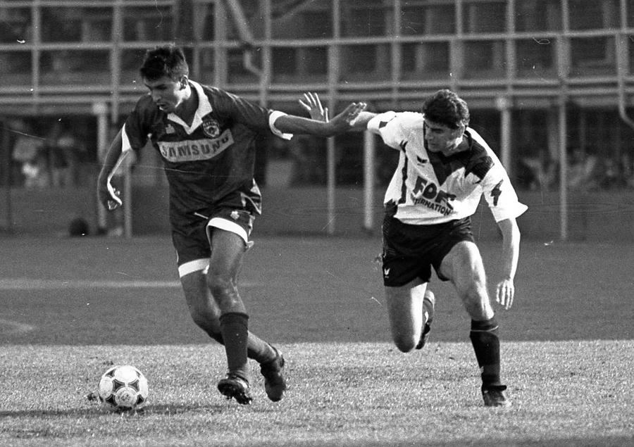 Iulian Chiriță, în acțiune, pe vremea când juca la Rapid Coleg cu Hagi la Mondialul din 94, doi ani de coșmar în închisoare: „Eram în duș, am auzit un urlet. M-am uitat în stânga, era o baltă de sânge. Am fugit dezbrăcat”