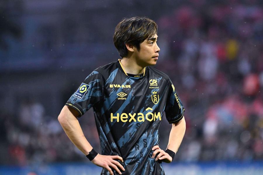 Junya Ito, în tricoul lui Reims, într-un meci din Ligue 1 cu Brest / Foto: Imago Un internațional nipon, arestat pentru violență sexuală! Tocmai s-a transferat în Europa la un club de primă ligă