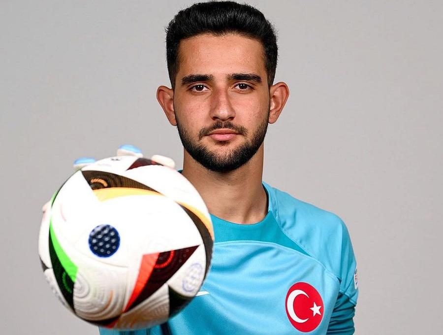 Mert Furkan Bayram // sursă foto: Instagram Cu Horațiu Moldovan în pragul plecării, Atletico mută: acord pe 5 ani cu un mare talent