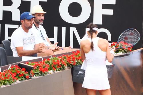 Adrian Cruciat și Ion Alexandru Țiriac în loja Soranei Cîrstea la UniCredit Țiriac Open FOTO Roxana Fleșeru