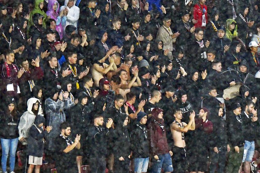 Steagul Ungariei, în tribune la CFR Cluj - Paksi » Ardelenii au strigat „România, România” // foto: Cristi Preda (GSP)
