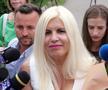 Elena Udrea a ieșit pe poarta Penitenciarului Târgșor, după 3 ani de detenție: „N-aș mai face Gala Bute” + „Îi mulțumesc lui Gigi Becali!” » Întâmpinată cu flori din plastic și bancnote