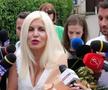 Elena Udrea a ieșit pe poarta Penitenciarului Târgșor, după 3 ani de detenție: „N-aș mai face Gala Bute” + „Îi mulțumesc lui Gigi Becali!” » Întâmpinată cu flori din plastic și bancnote