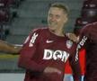 Gestul lui Louis Munteanu după golul cu Paksi