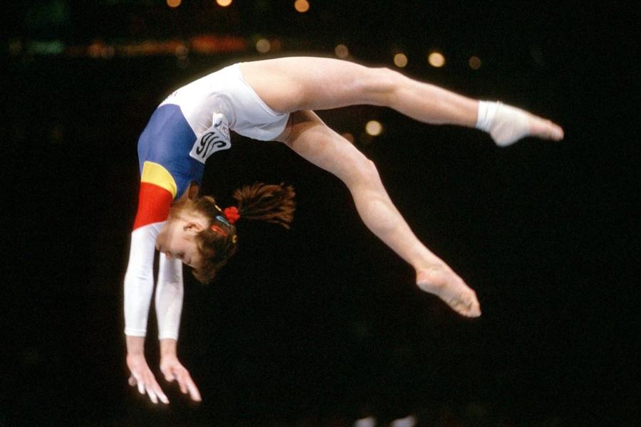 Lavinia Miloșovici evoluând la Jocurile Olimpice de la Barcelona 1992 Foto: Imago Images Perfecțiunea în gimnastică » Istoria notei 10 de la Vera Čáslavská până la Marius Urzică