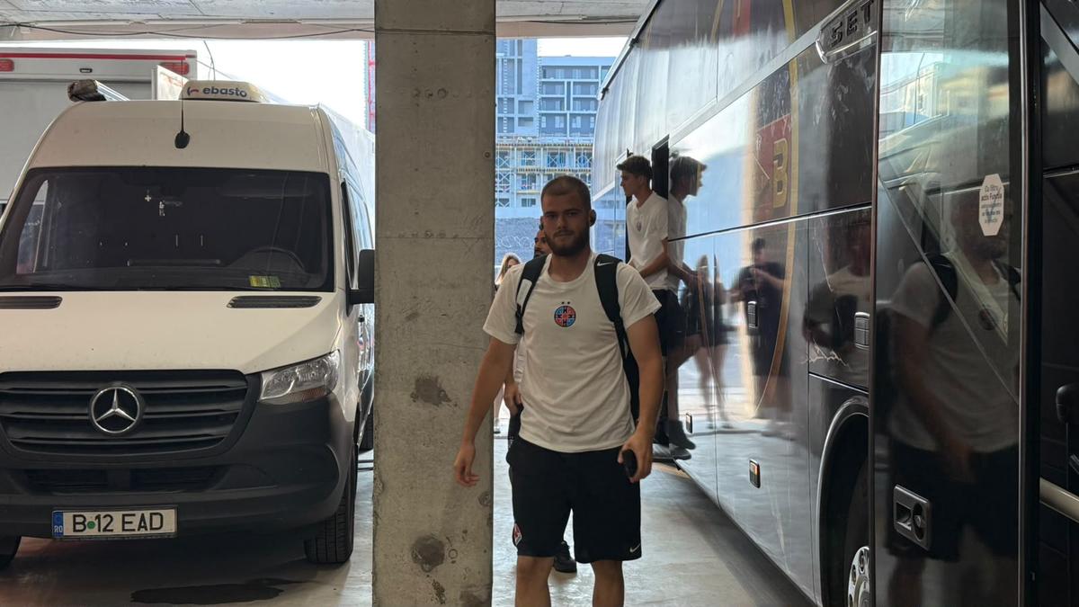 Fotbaliștii lui FCSB au mers pentru prima dată cu noul autocar