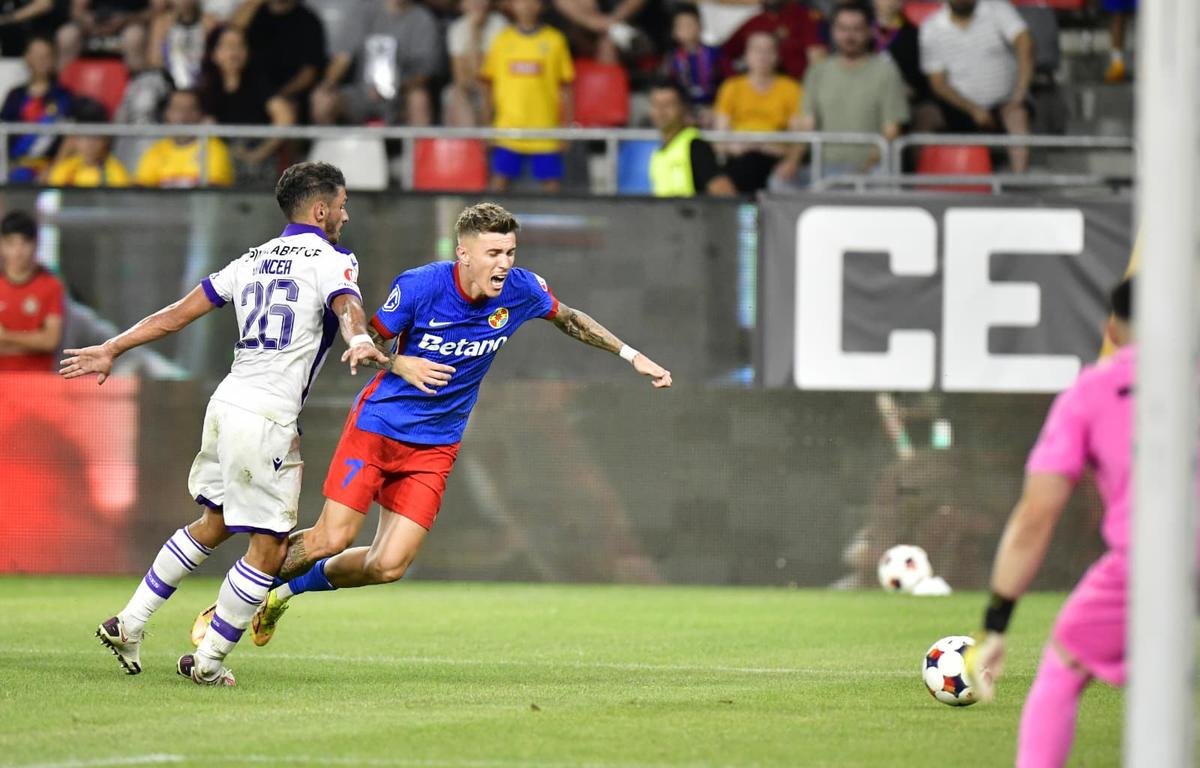 Tăiați cu „șeptarul” » Tavi Popescu a luat pe cont propriu FCSB - FC Argeș și l-a tranșat prin două faze