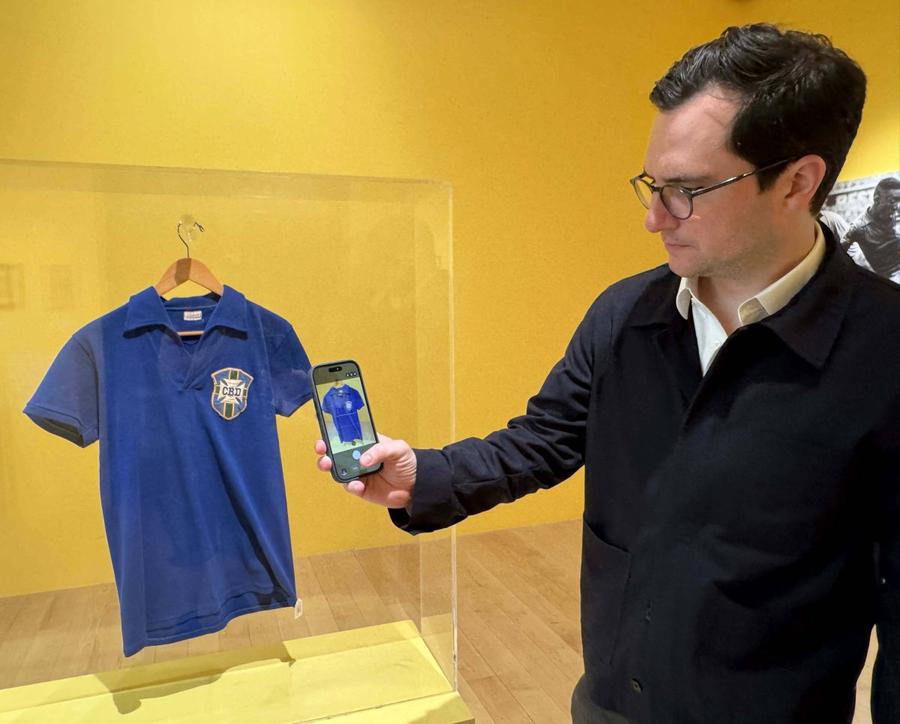 Tricoul purtat de Pele în finala CM 1958, vândut pentru 4,3 milioane de euro la New York/ foto Imago Images Tricoul lui Pele din finala Cupei Mondiale 1958, vândut pentru o sumă COLOSALĂ