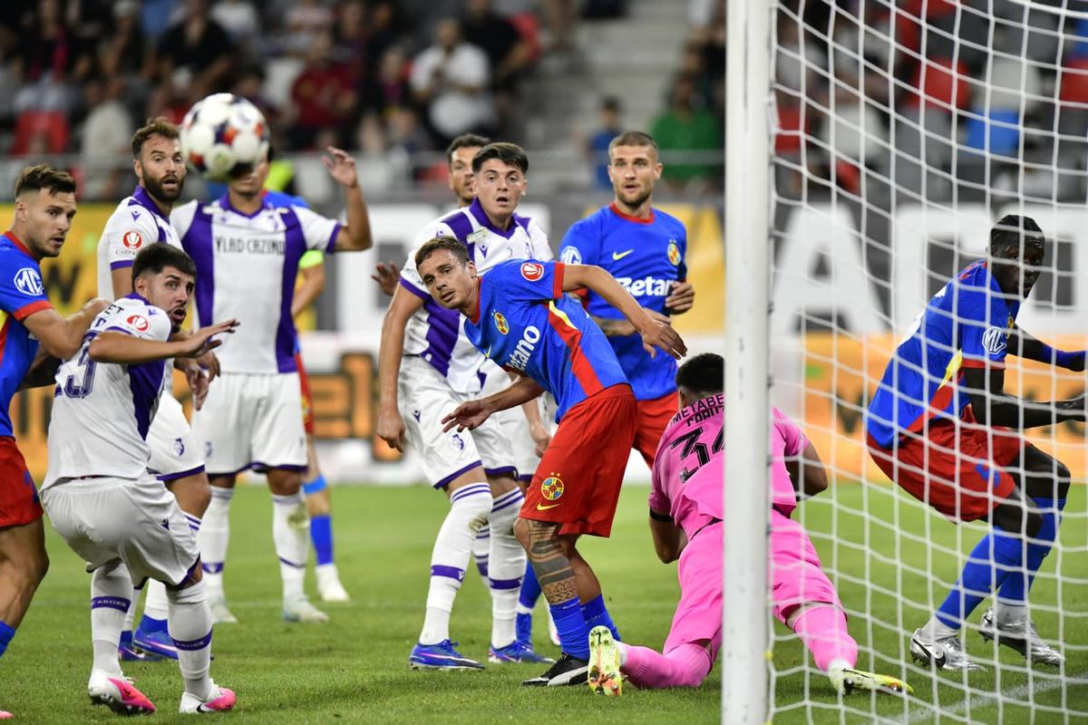 Tăiați cu „șeptarul” » Tavi Popescu a luat pe cont propriu FCSB - FC Argeș și l-a tranșat prin două faze