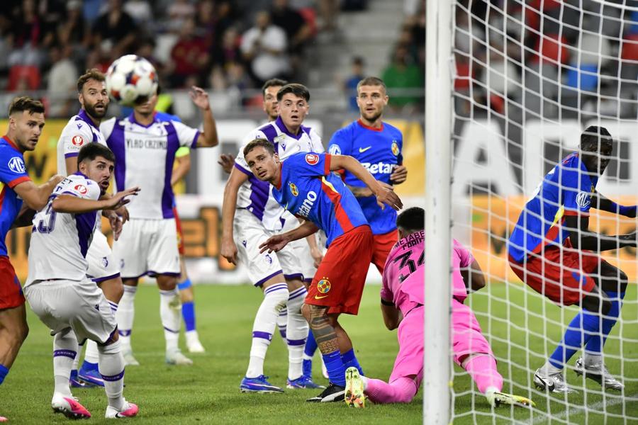 Juri Cisotti, în FCSB - FC Argeș 2-0 // Foto: Cristi Preda Mihai Stoica, impresionat de titularul de la FCSB: „Extraordinar, cel mai bun de pe teren”