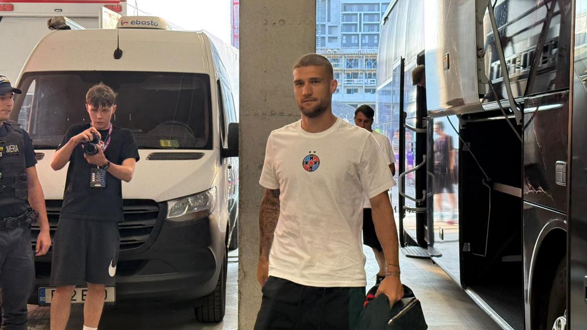 Fotbaliștii lui FCSB au mers pentru prima dată cu noul autocar